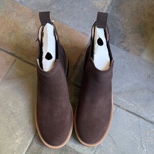Blondo Dark Brown Suede Women's Chukka Boots